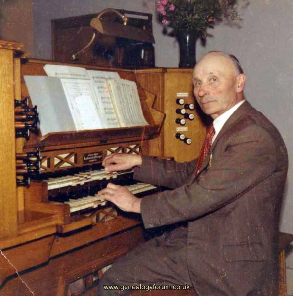 Taylor - Joseph Nathan Taylor born 1896 Maltmill Lane, The Hill