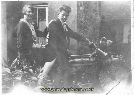 Probably a Triumph Type H (Trusty), dated before 1924