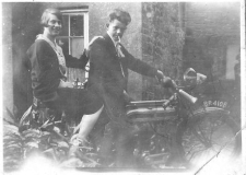 Probably a Triumph Type H (Trusty), dated before 1924