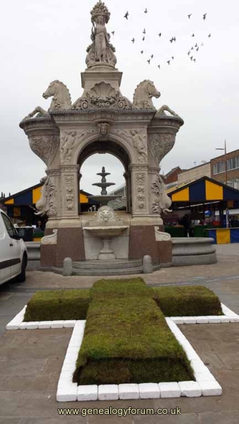 003e Dudley - Market Fountain 2017