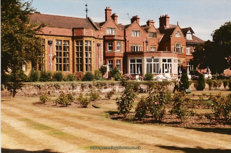 009d Tettenhall Wood - Mount Hotel, Mount Road