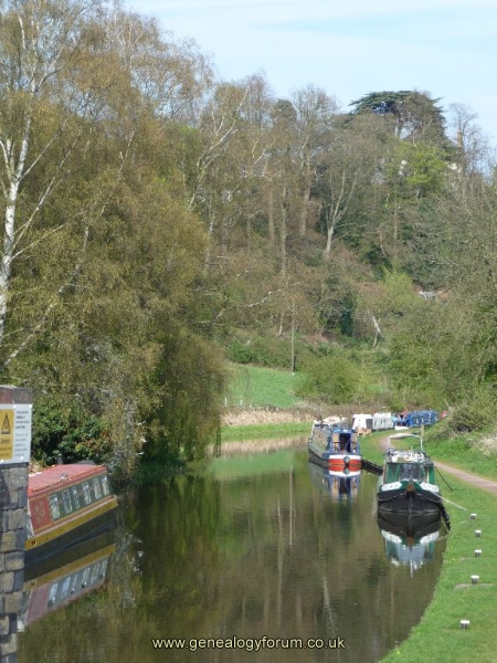 005bb Kinver - Canal below the Vine