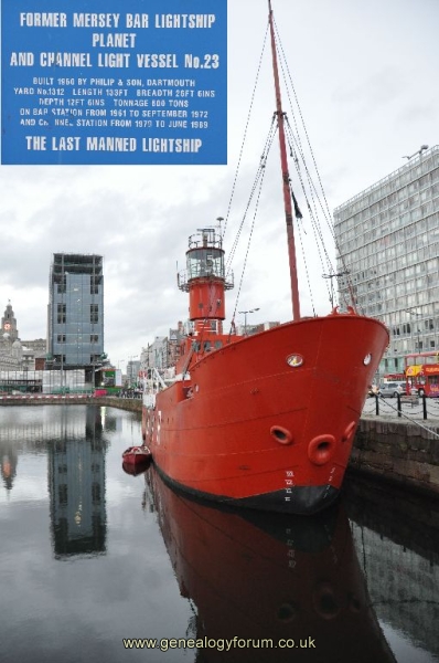 Liverpool - Albert Docks  (Lighthouse ship)