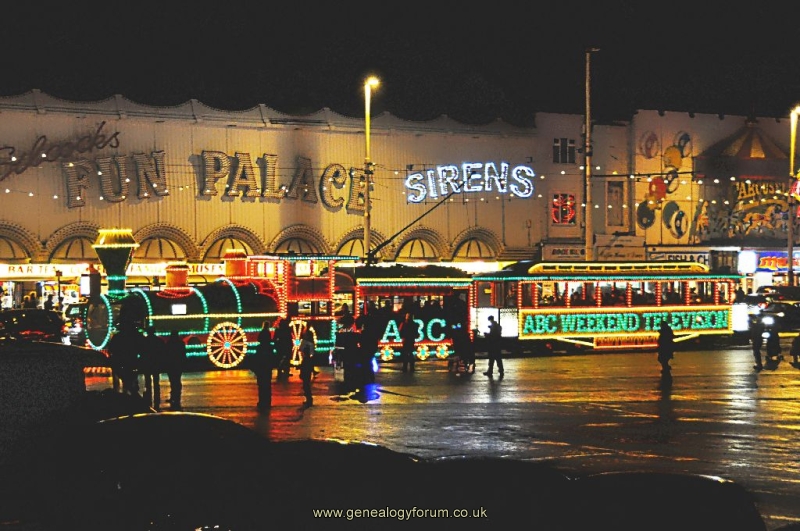 Blackpool - Illuminations 2010 - Train Tram