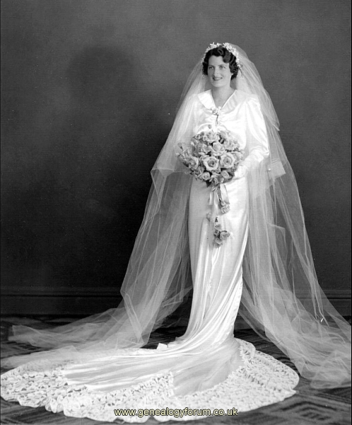 Gwendoline Isabel McDonnell (1913-2009) - Wedding Dress -Maryborough, Victoria, Australia - 1937