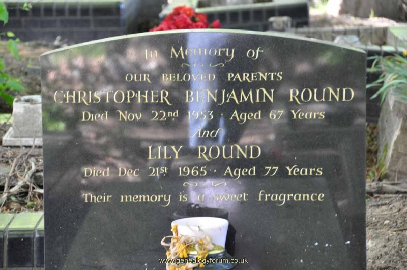 Round - Christopher, Lily