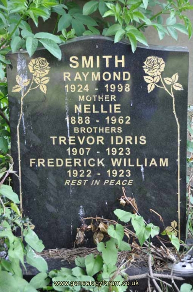 Smith - Nellie & sons Raymond, Trevor, Frederick