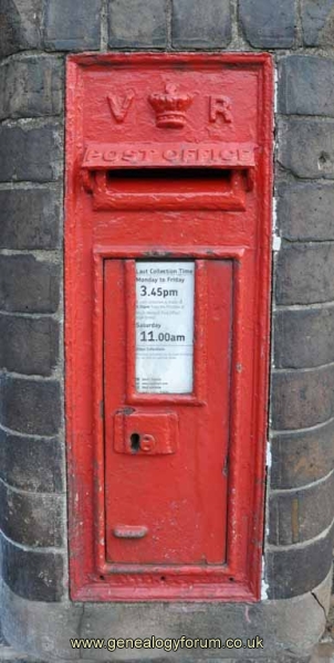 Victoria Wall Post Box