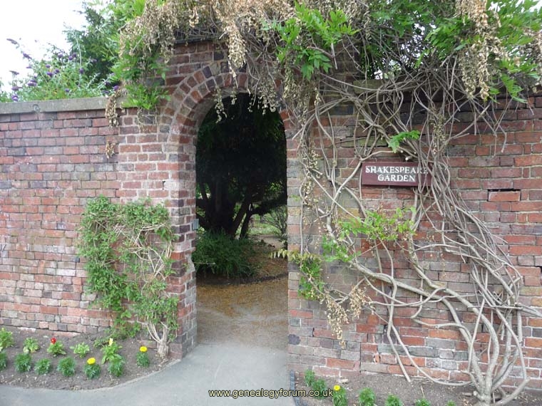 (16) Entrance to Shakespeare Garden
