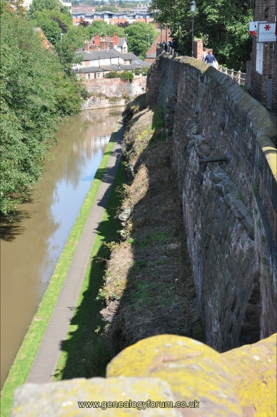 Chester - Town Walls - Shropshire Union Canal