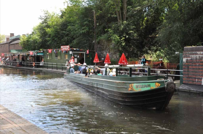 Dudley Canal Tour - Tunnels and Limestone Mines (2012)