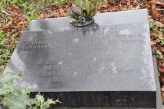 Neale - Francis, Lily