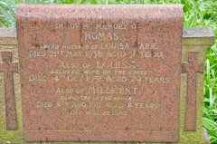 Warr - Thomas, Louisa & daugh Millicent