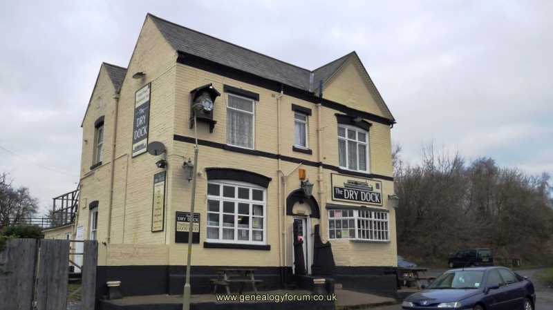 Netherton - the 'Dry Dock' Windmill End