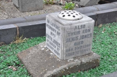 Jones 1 - Denis