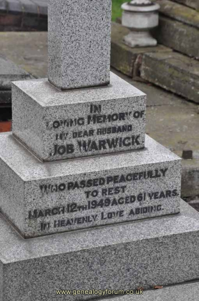 Warwick - Job