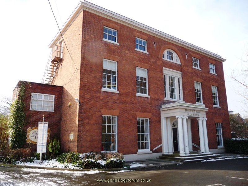 Kingswinford - Broadfield House, Glass Museum