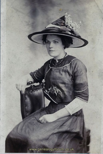 Thyrza WHILE in 1913