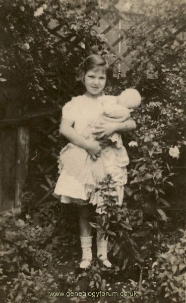 Brenda Thryza JONES Born 1925 in Smethwick