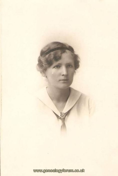 Elsie Mary Cooper born 1887 Bristnall Fields, Worc