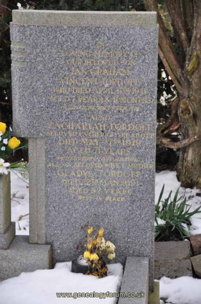 Tordoff - Zachariah, Gladys & son Ian Graham Vincent