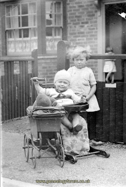 Frederick John Dodd and Mary Dodd - 180 Oldbury Road -Smethwick