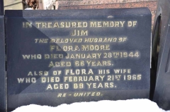 Moore - John, Flora