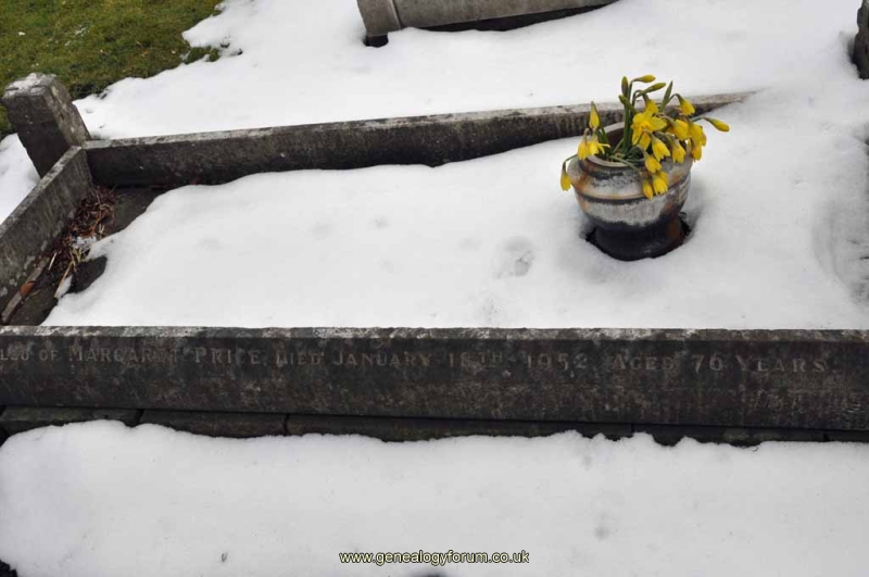 Price 1 - Margaret (nee Babbs) & mother Elizabeth
