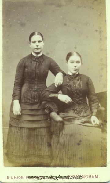Rachel & Hannah Manger