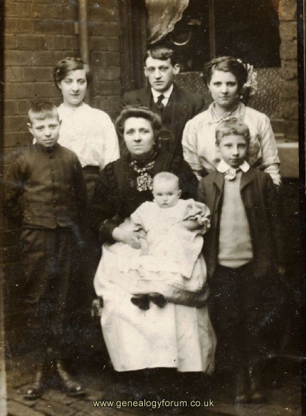 Annie Faulkner born 1870 and children