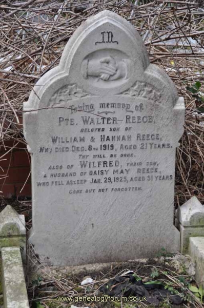 Pte Walter Reece & brother Wilfred (husband of Daisy May)