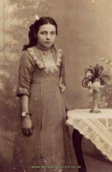 Elizabeth Faulkner b 1900