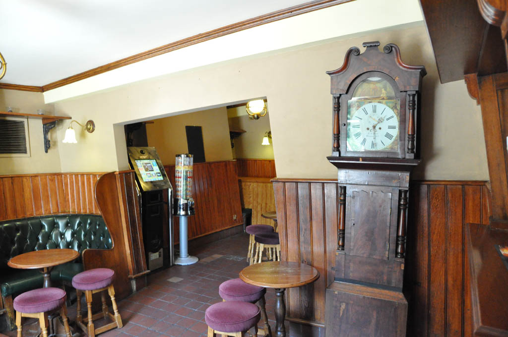 The Crooked House at Himley.jpg