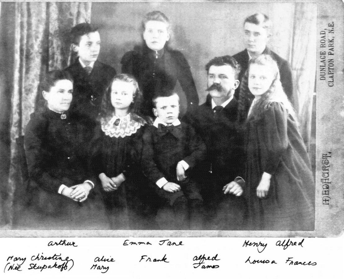 Buckler Family circa1890 forum.JPG