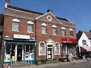 Historic buildings, Kinver High Street SS.jpg