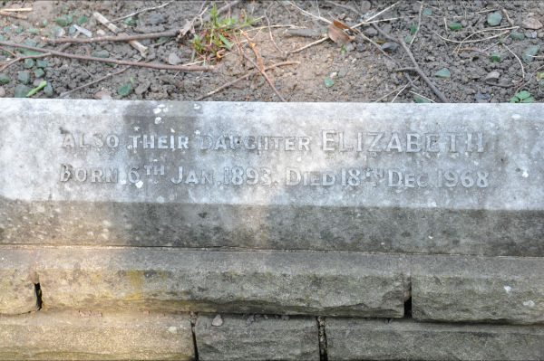 while 2- elizabeth.JPG
