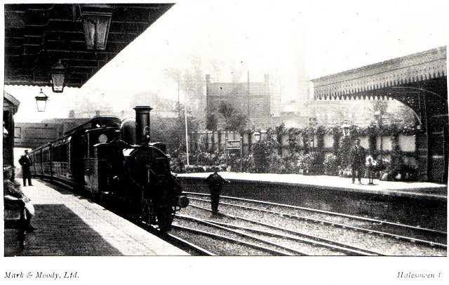 Halesowen Station C1905(R).jpg